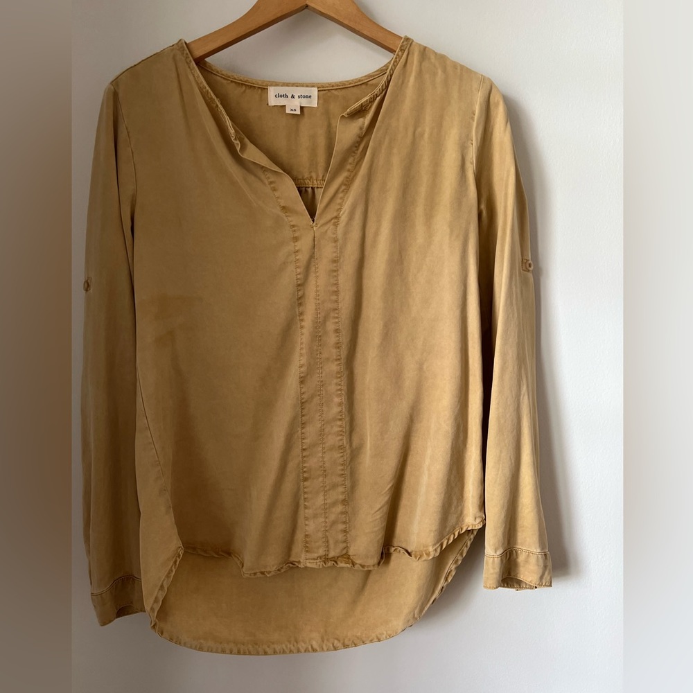 Cloth & Stone Top! - Picture 2 of 4